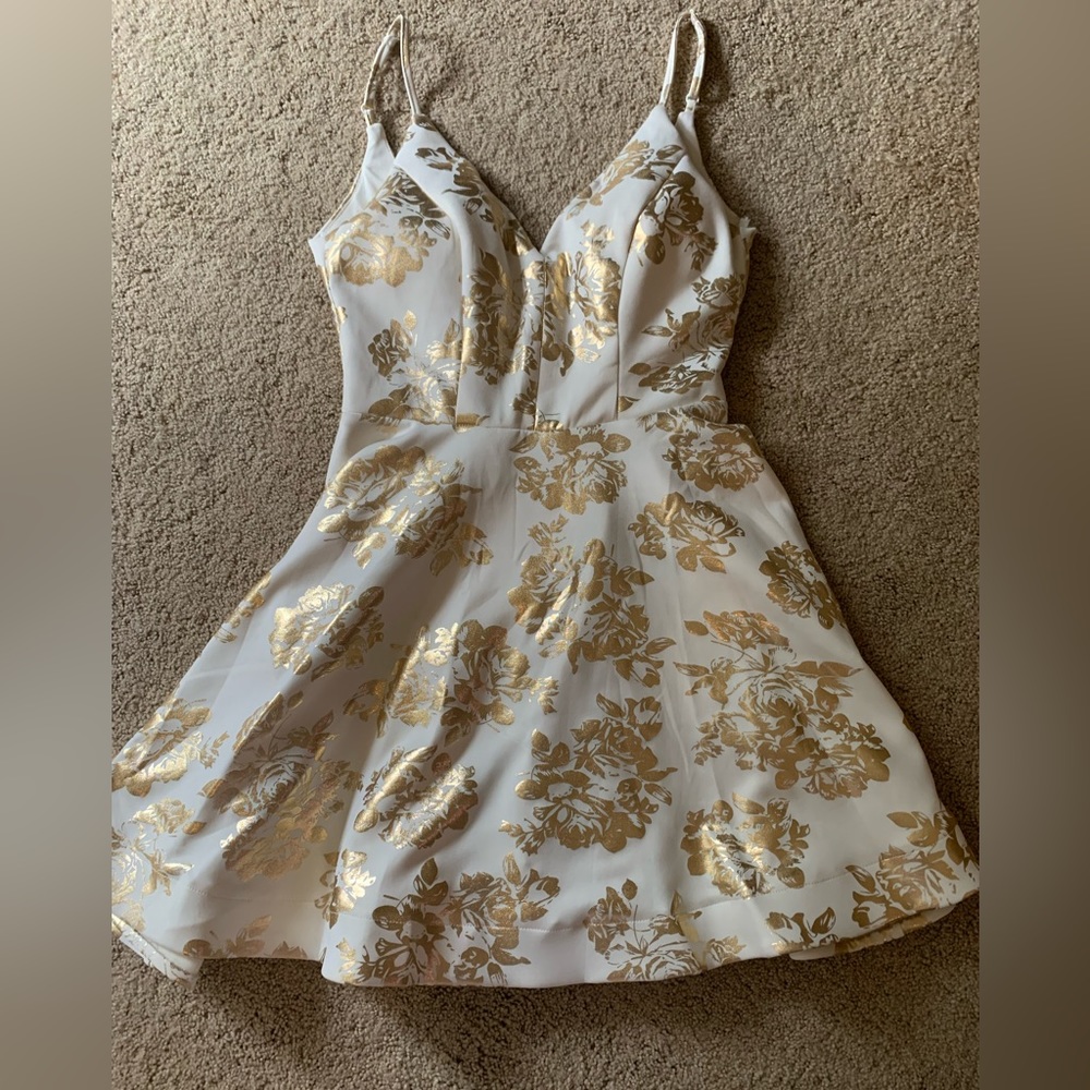 B Darlin Gold Floral Metallic dress size 7/8